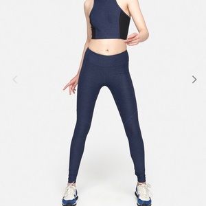 Outdoor Voices Warmup Leggings, size M in Navy